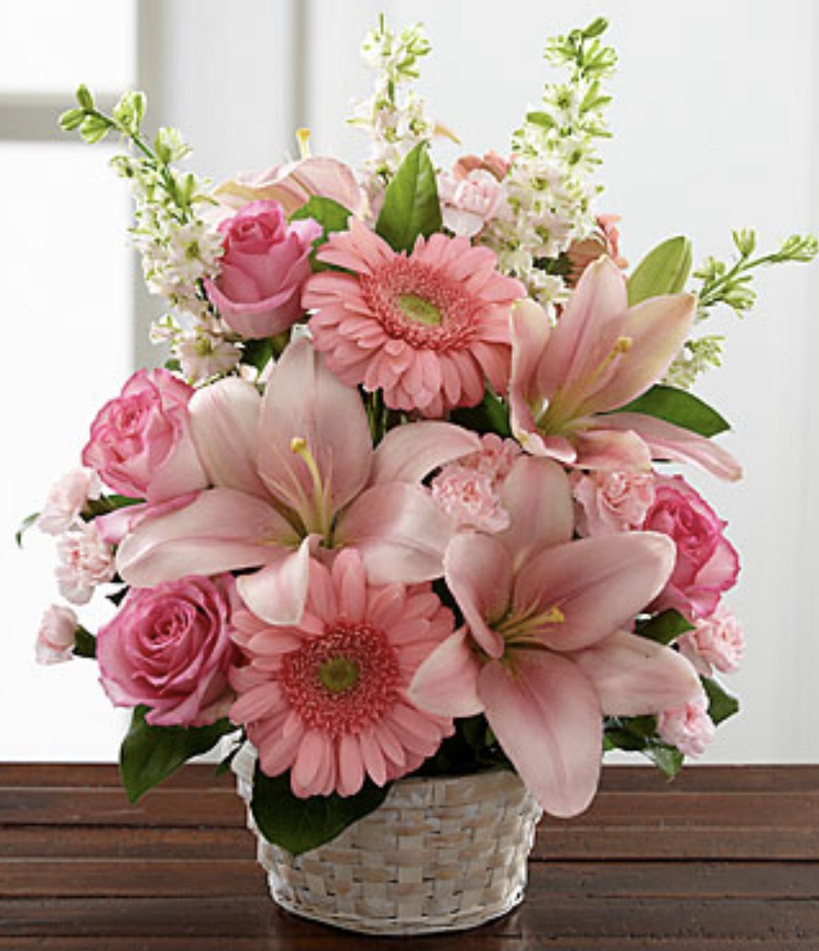 S17-4989 Arrangement floral - Whispering Love 